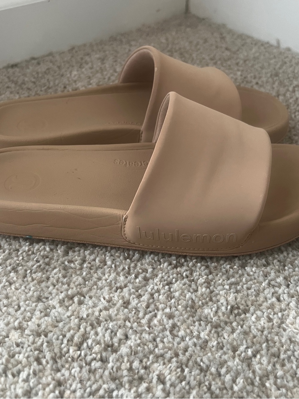 Lululemon Restfeel Slides